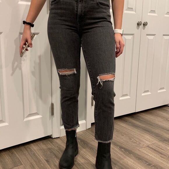 Levi’s High Rise Distressed Black Ripped Knees Size 29 - Picture 4 of 8